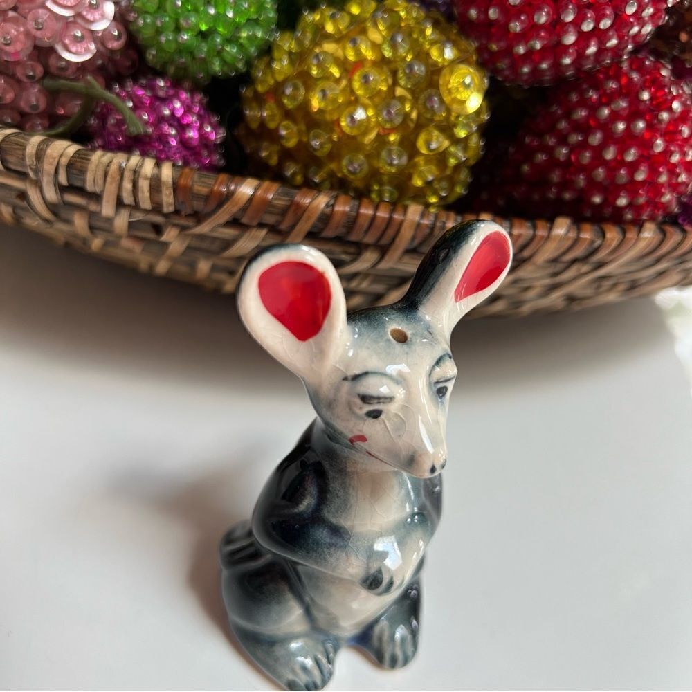 Quirky Mouse and Swiss Cheese Salt and Pepper Shakers Set - Picture 7 of 11